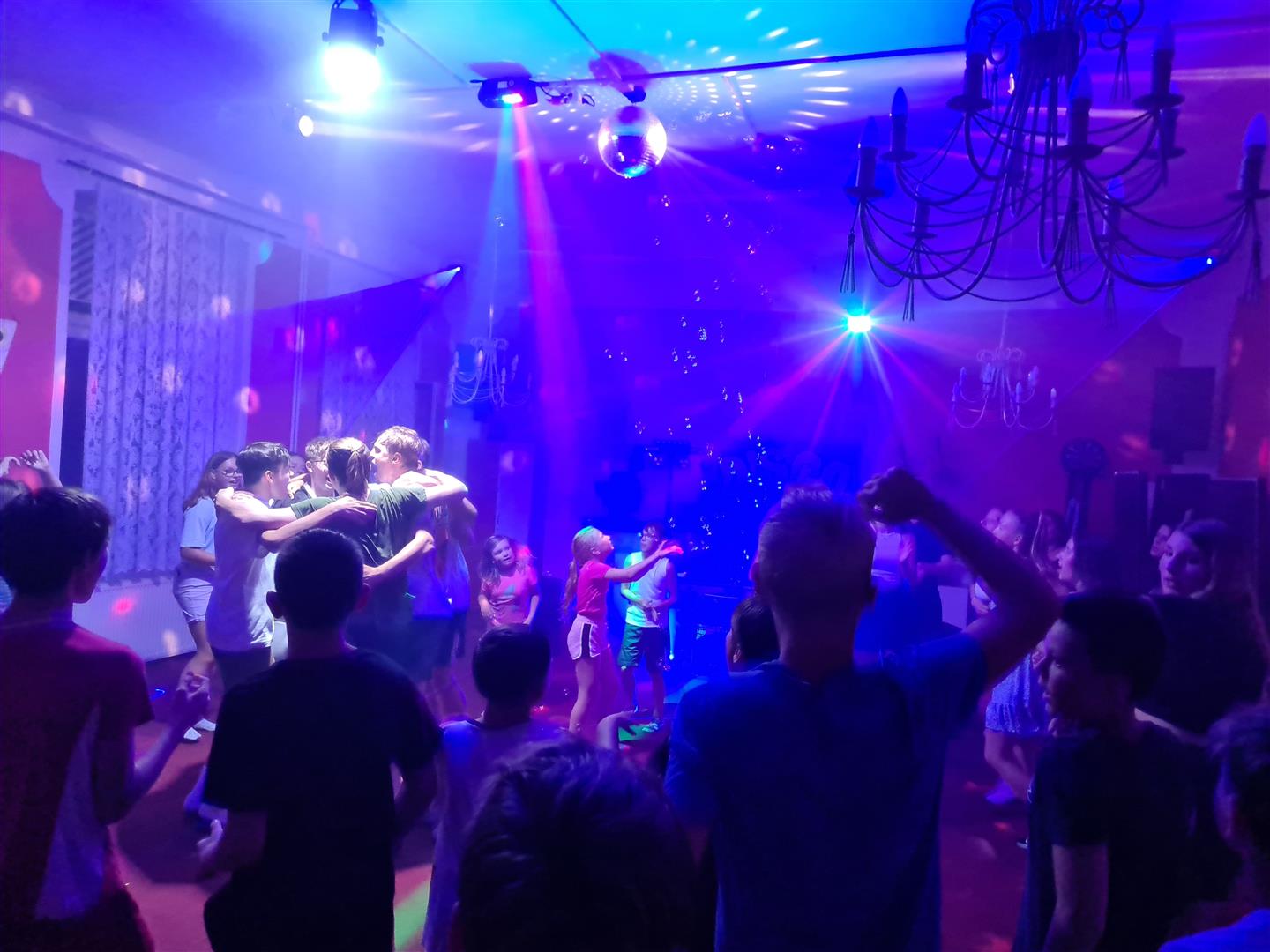 Disco na táboře